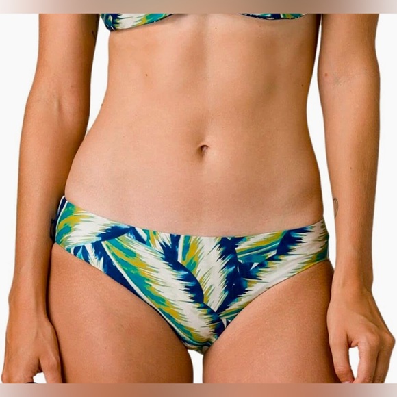 NWT 𝚁𝚎𝚟𝚎𝚛𝚜𝚒𝚋𝚕𝚎 𝑷𝒓𝒂𝒏𝒂 𝑡𝑟𝑜𝑝𝑖𝑐 𝑝𝑎𝑛𝑎𝑚𝑎 𝐵𝑟𝑒𝑦𝑎 𝑏𝑖𝑘𝑖𝑛𝑖 𝑏𝑜𝑡𝑡𝑜𝑚 - Picture 2 of 13